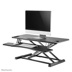 La estación de trabajo Neomounts by Newstar sit-Stand, modelo NS-WS300BLACK convierte una tabla en una estación de trabajo saludable sit-Stand.